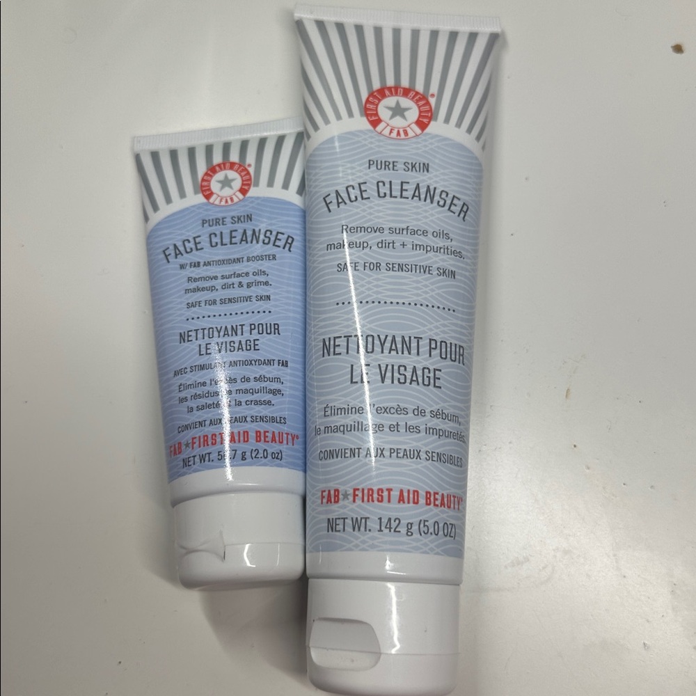 First Aid Beauty Pure Skin Face Cleanser - White and Red